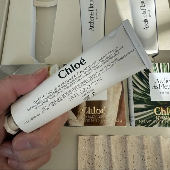 Chloé Atelier des Fleurs Book box set with 3 hand cream and extras brand new - Picture 14 of 16